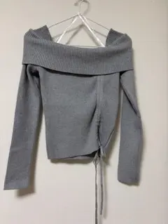 オフショルダーリブニットグレー