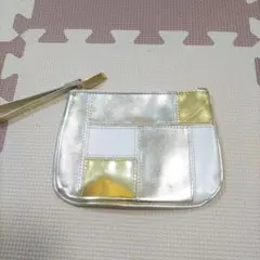 クレ・ド・ポーボーテ　メタリックポーチ