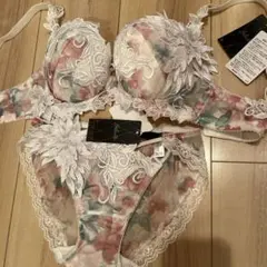 Item thumbnail for item 23dce360-3773-409f-a1d2-c5f1df7226dd