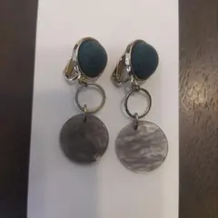 グレーと青緑のクリップ式イヤリング