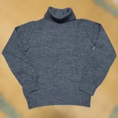 グレー タートルネック ニットセーター a.v.v