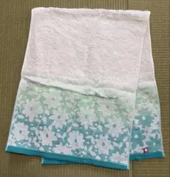 《新品》　今治タオル　フェイスタオル　花柄　グラデーション　グリーン　緑　タオル