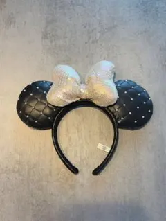 ミニーマウス　カチューシャ 黒とシルバー　パール