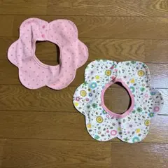新品⭐︎花びら型スタイ 2枚セット双子