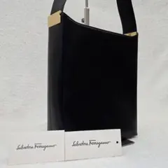 伊製 Salvatore Ferragamo ショルダー レザー 黒×金 カードのサムネイル