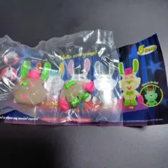 新品未使用　ケンエレファント SWINGTOYS うさぎ フィギュア　蓄光