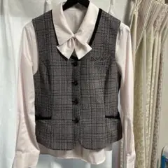 ⭐︎事務服　チェック柄ベストとスカート　ブラウスの３点セット