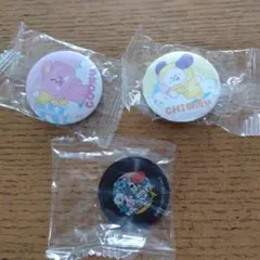 くら寿司BT21 缶バッチ2個 ステッカー 1個セット