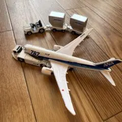 ANA ダイキャストエアポートセット A320 - メルカリ