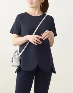 新品Liala×PG ダンボールニット スカラップヘム プルオーバーネイビーのサムネイル