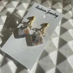 アクリル製グレーオレンジパターンイヤリング