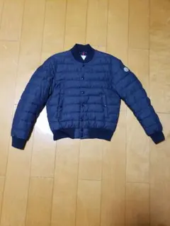美品モンクレールデニム柄MA-1ダウンジャケット