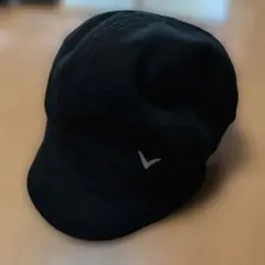 黒のハンチング帽