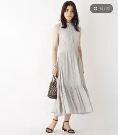 【美品】ノースリーブ ワンピース ライトグレー WORLDのサムネイル
