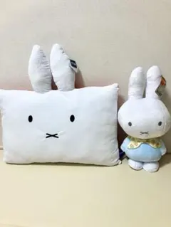 ミッフィ　クッション　枕　座布団 miffy ディックブルーナ　ぬいぐるみのサムネイル