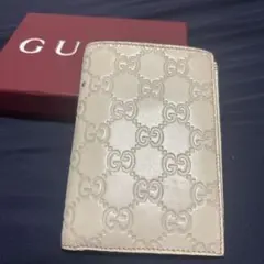 GUCCI アイボリー GGパターン 二つ折り財布