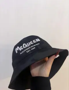 正規 21SS アレキサンダーマックイーン ロゴ バケットハット - メルカリ