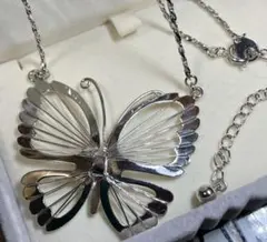蝶デザイン ネックレス シルバー