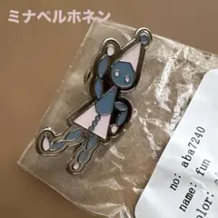 ミナペルホネン fun ピンバッジ レッド - メルカリ