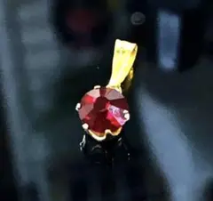 ネックレス ペンダント 7月誕生石 ルビー   ゴールド チャームトップ