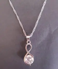 ネックレス　ツイストチェーン