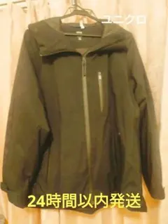 フード付きブラックダウンジャケット