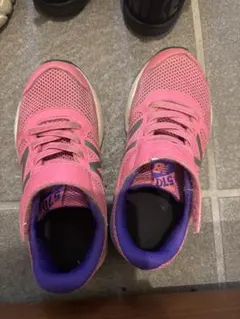 ゆ*い様 New Balance キッズ スニーカー ピンク18CM