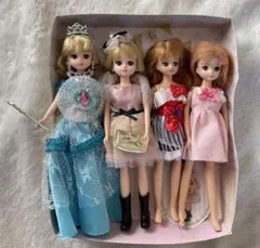 リカちゃん　4体まとめ売り　服、アクセ、小物付き