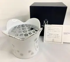 Item thumbnail for item 5b51f588-9a59-462f-859d-05df166524e1