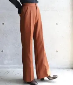 センタープレスカラーフレアスラックスパンツ/プリーツパンツ