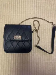 ブラック キルティング ショルダーバッグ