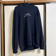 黒 フード付き パーカー