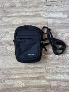 niko and ... ブラック ショルダーバッグ