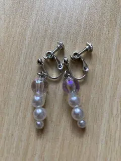 透明ビーズとパールビーズを積んだイヤリング《ハンドメイド》