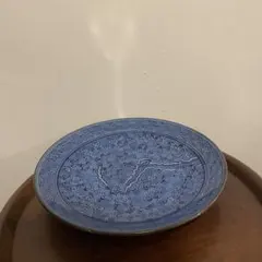 青い陶器製の皿 桜模様　古美術　昭和　レトロ　皿　和柄　有田焼　肥前哲三郎窯