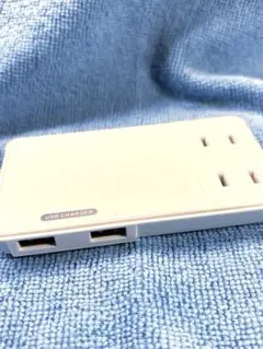 【ジャンク】USB充電器 2ポート+コンセント2口、折りたたみ式プラグ ホワイト