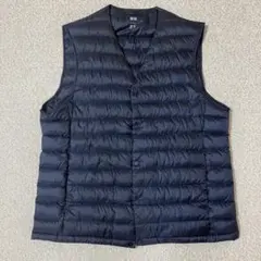 ユニクロ ウルトラライトダウン Vネック ベスト スナップボタン 紺色