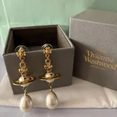 Vivienneオーブパールピアス