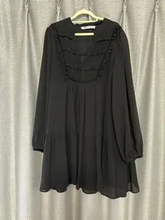 フリル付き黒Aラインシャツワンピース　ZARA