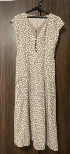 ワンピース　N.Natural Beauty Basic 小花柄　夏ノースリーブ