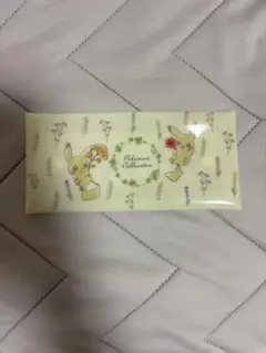ポケモン　ピカチュウ　マルチポーチ
