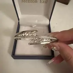 Menton Ezil クリスタルブレスレットバングルアクセサリーシルバー
