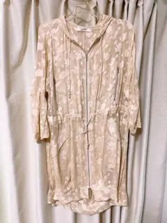 BCBGMAXAZRIA RUNWAY 花柄シアー ロングパーカー ジップアップのサムネイル