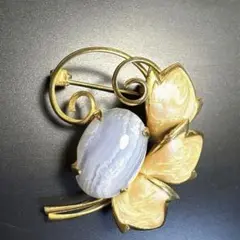 レトロなブローチ天然石