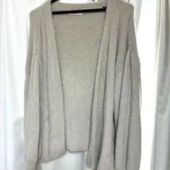 フワフワのライトグレーVネックカーディガン