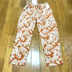 タグ付き　BEAMS HEART オレンジ葉柄カジュアルパンツ