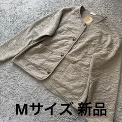 ノーカラーフクレジャガードジャンパー薄カーキ系M 新品