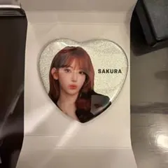 LE SSERAFIM サクラ 缶バッジ EASY CRAZY HOT