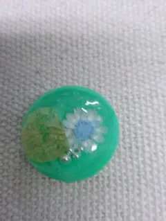 新品　プチ値引き！綺麗な 黄緑色 帯留め　ハンドメイド