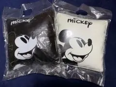 ミッキーマウス クッション 30x30cm 白黒セット